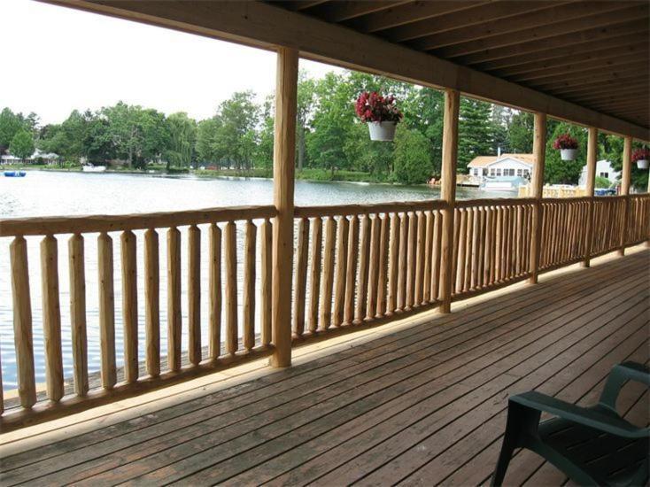 Olde Mill Inn Of Clarkston Exterior photo
