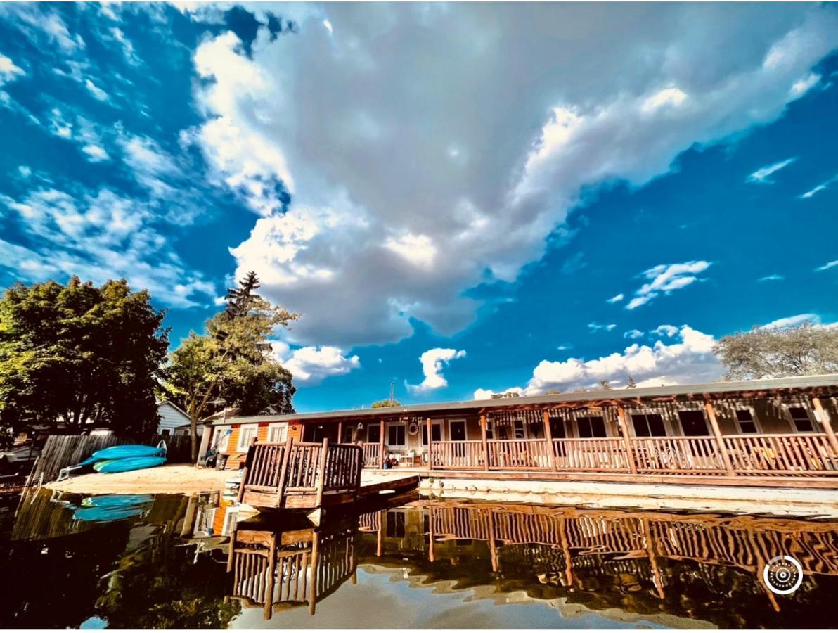 Olde Mill Inn Of Clarkston Exterior photo