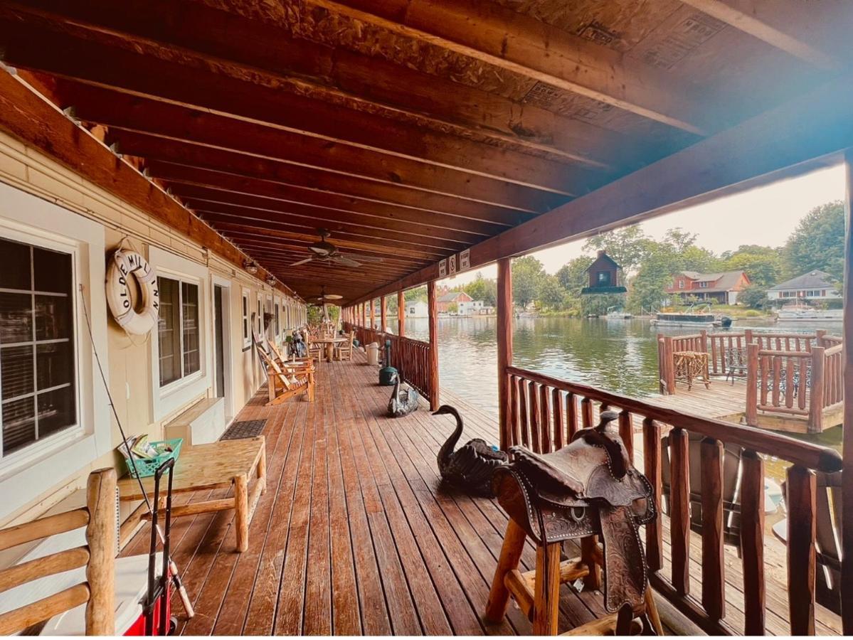 Olde Mill Inn Of Clarkston Exterior photo