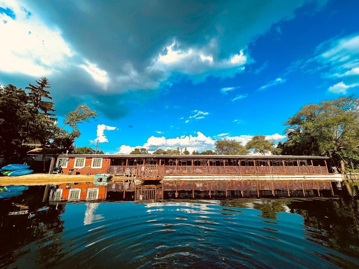 Olde Mill Inn Of Clarkston Exterior photo